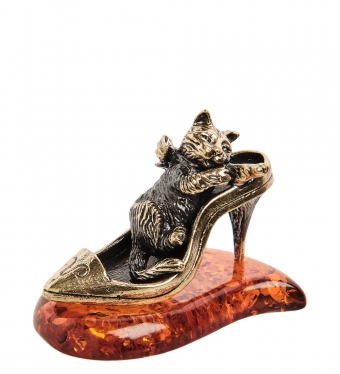 Фигурка «Кошка на туфельке» латунь, янтарь NZLFDU