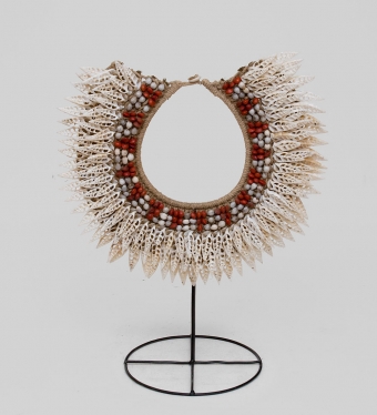 Ожерелье аборигена Папуа HKASCI