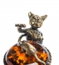 Фигурка «Кот и мышка на пуфе» латунь, янтарь 8NM378
