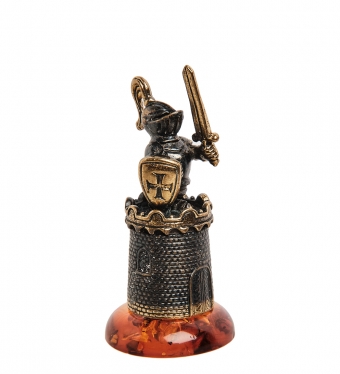 Фигурка «Рыцарь на подставке» латунь, янтарь SN69LT