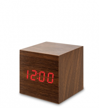 Часы электронные мал. коричневое дерево с красной подсветкой 7BHMGM